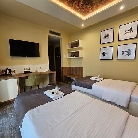 Hotel Etna Gracanica  ภายนอก รูปภาพ