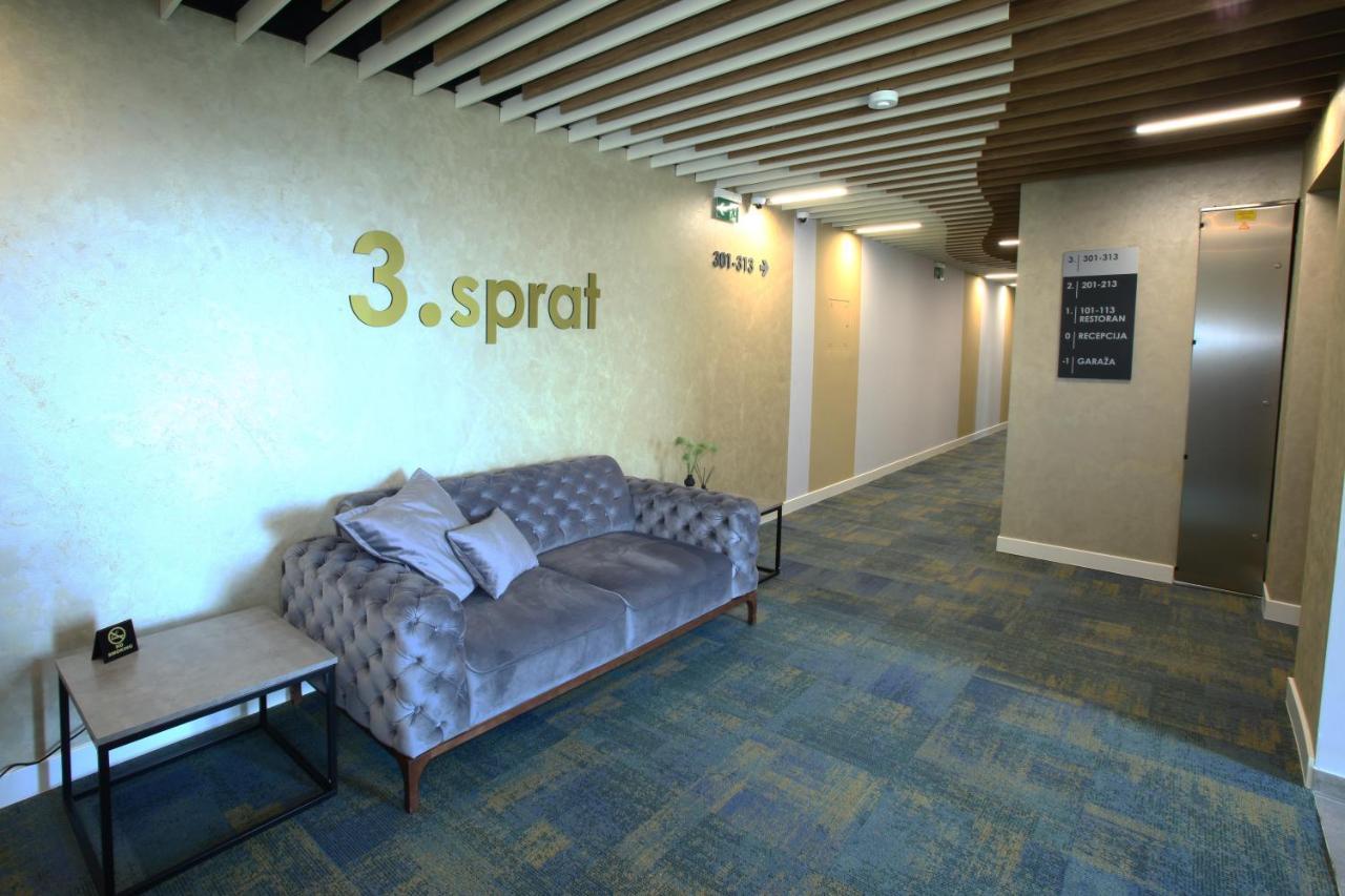 Hotel Etna Gracanica  ภายนอก รูปภาพ