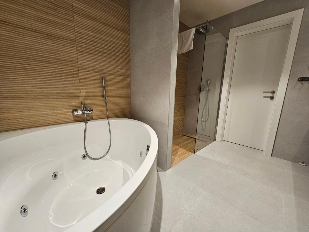 Hotel Etna Gracanica  ภายนอก รูปภาพ