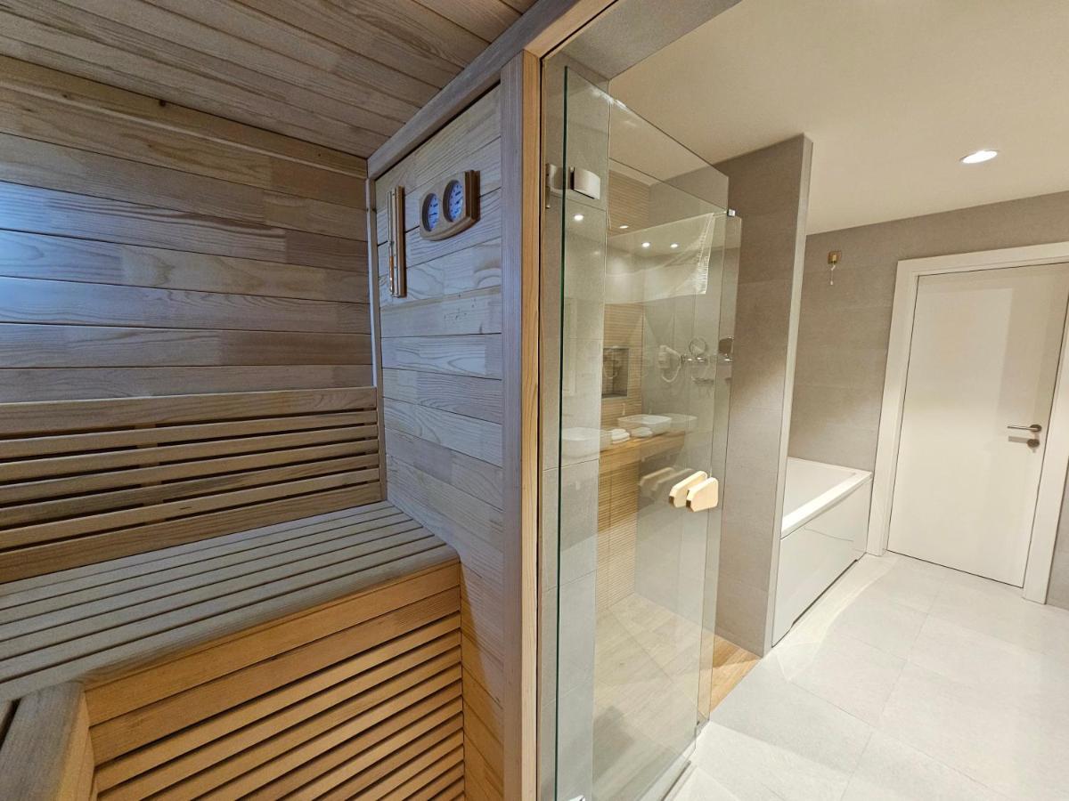 Hotel Etna Gracanica  ภายนอก รูปภาพ