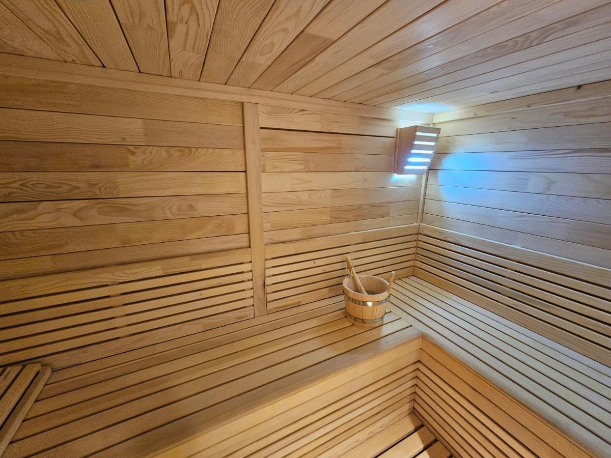 Hotel Etna Gracanica  ภายนอก รูปภาพ